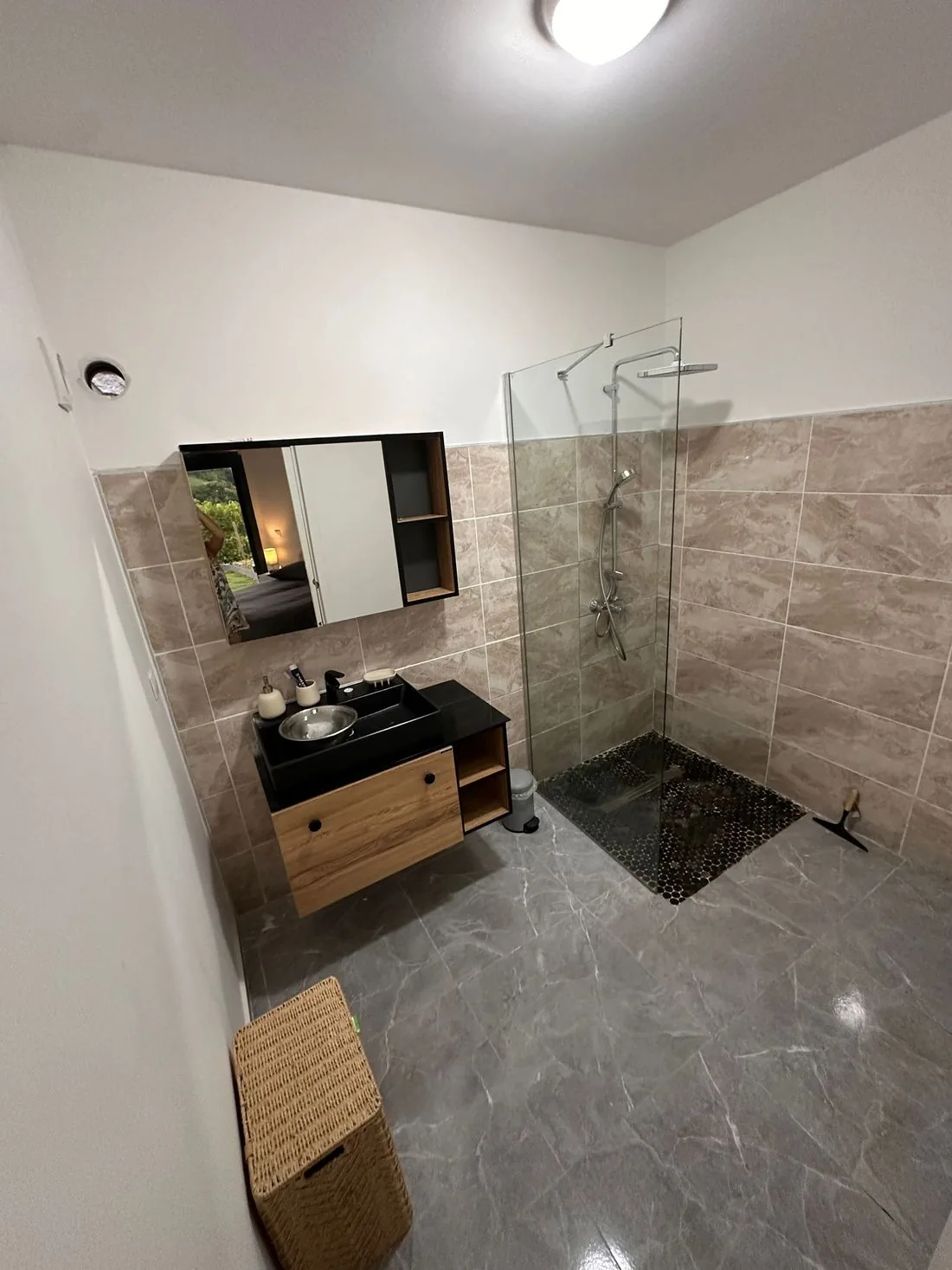 Seconde vue de la chambre de la Suite Corail